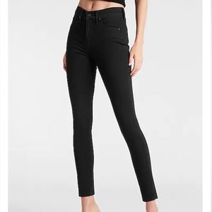 Express Mid Rise Skinny Jeans in Black
